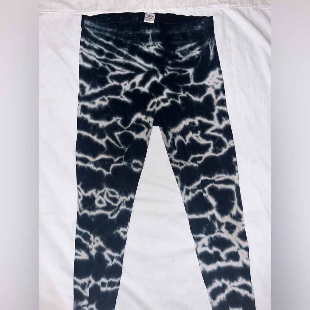 Black & white tie dye leggings